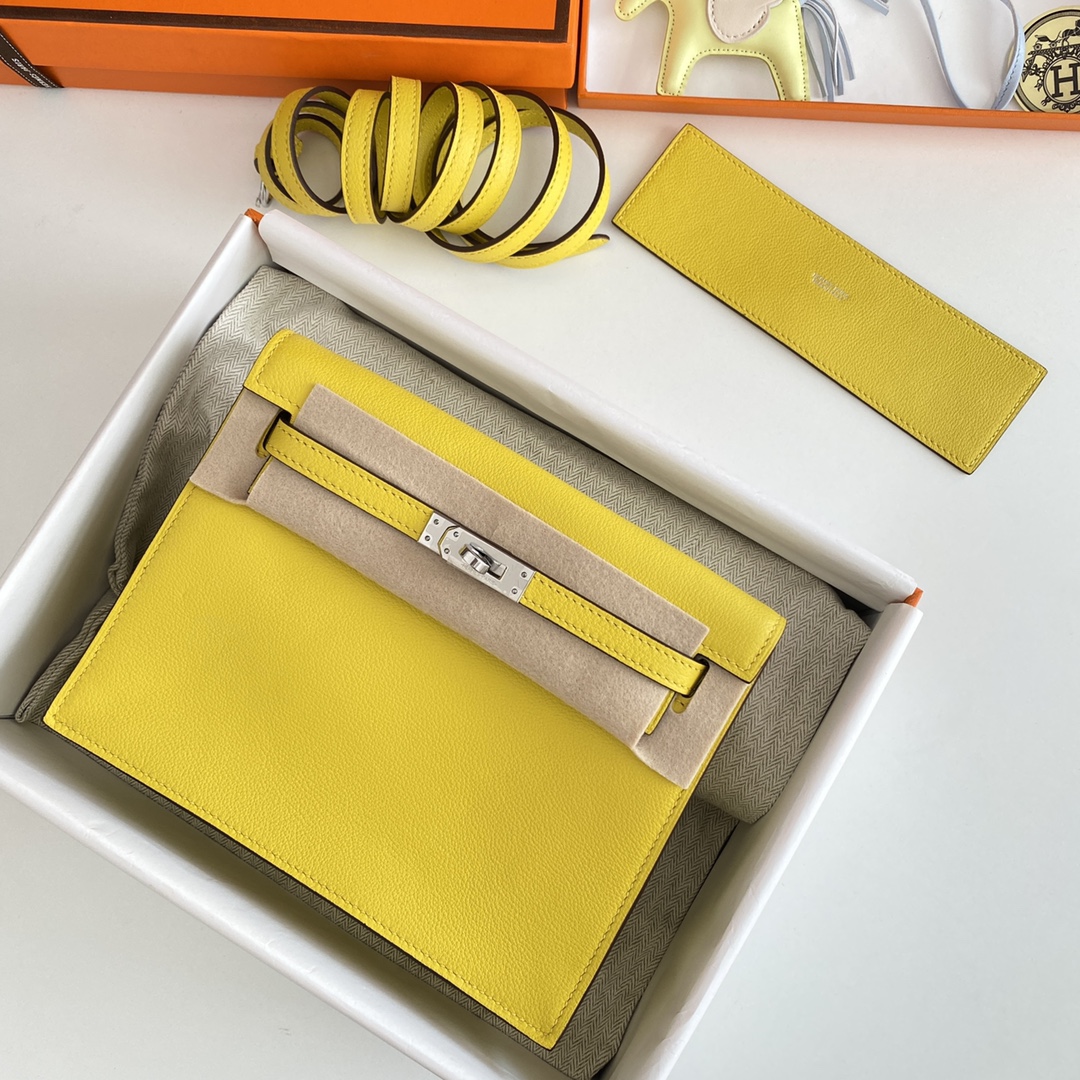 Hermes Kelly Danse Evercolor Bag In Yellow Color